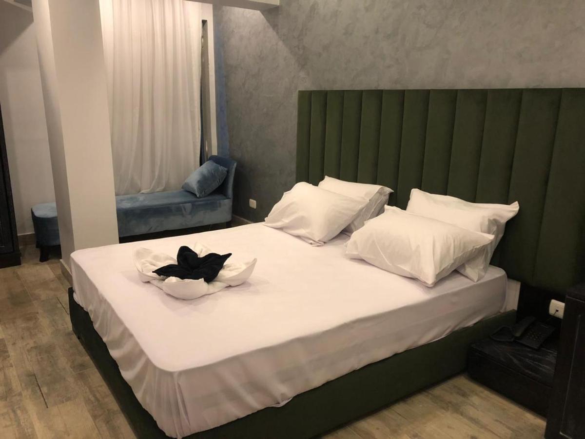 Cleopatra Pyramids View Hotel Kafret el-Gabal エクステリア 写真