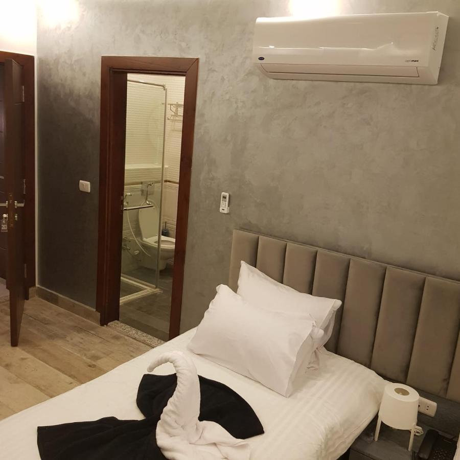 Cleopatra Pyramids View Hotel Kafret el-Gabal エクステリア 写真