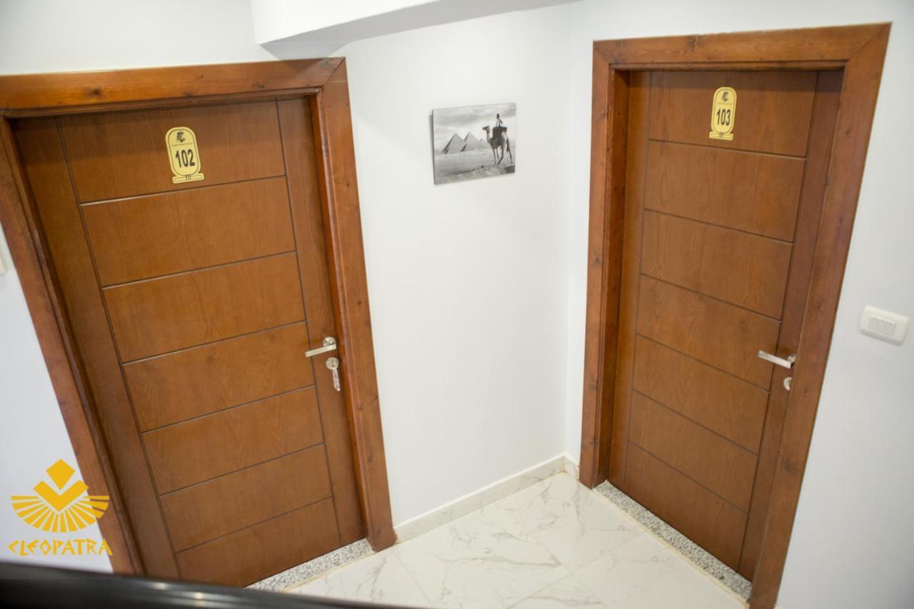 Cleopatra Pyramids View Hotel Kafret el-Gabal エクステリア 写真