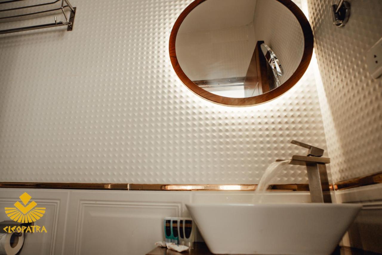 Cleopatra Pyramids View Hotel Kafret el-Gabal エクステリア 写真